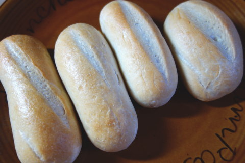 ＨＡＴＴＩＮＧミニロール　４００ｇ中身のパン